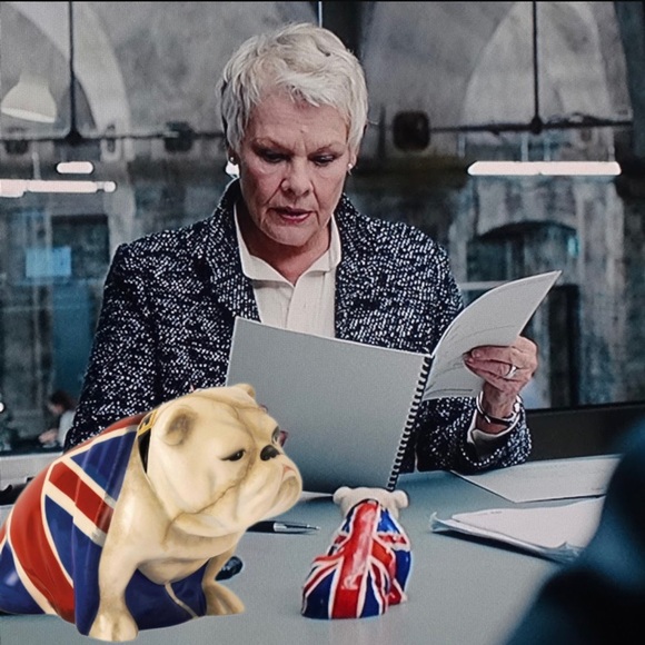 Perfume bottle is a symbol of love, emotion, & sentiment (French) - Picture 8 of 16